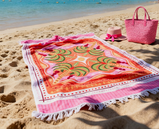 XL beach towel in pink palms