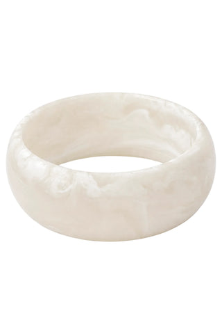 Cove bangle in white