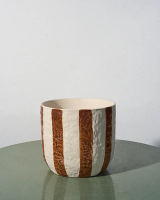 Rayas ceramic pot in tan