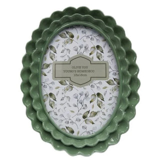 Lotti Petal Oval Frame in sage