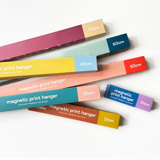 Magnetic art hanger